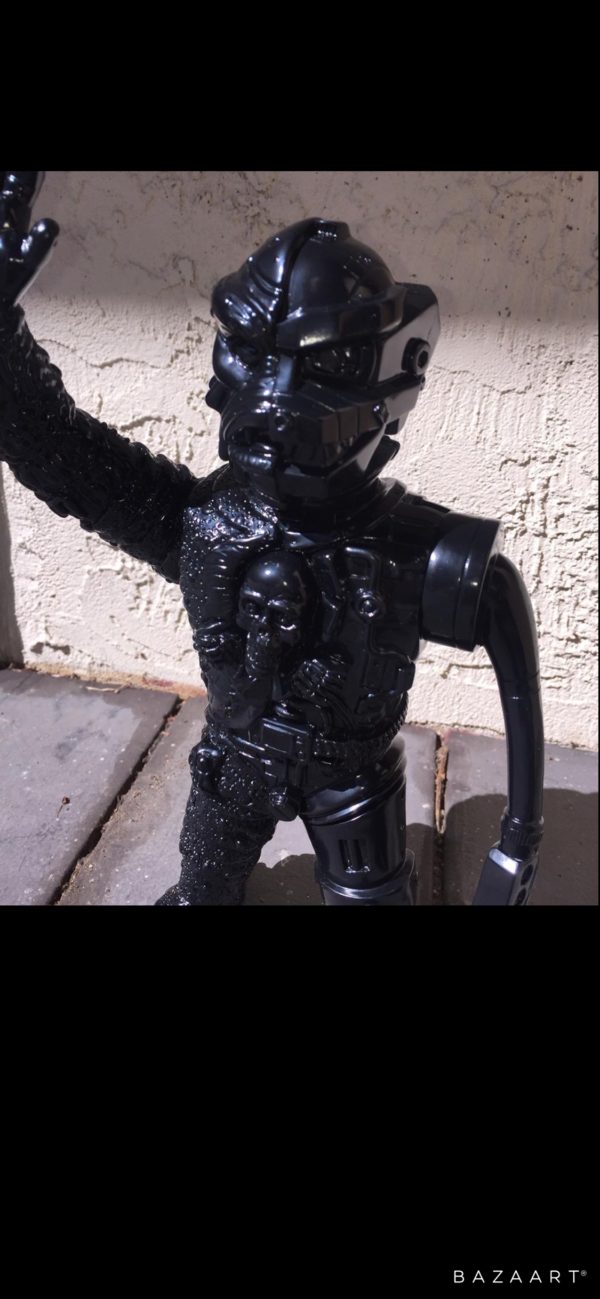 Midnight Mechacreatch Black Blank Vinyl Figure (Copy) - Image 3